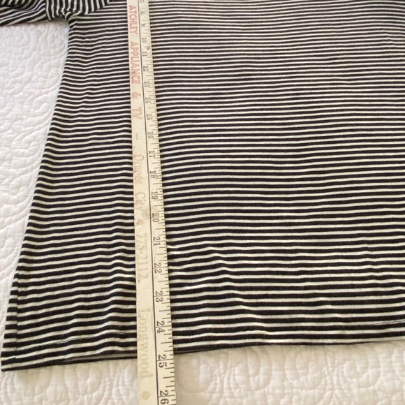 Jones New York Signature Black and White Striped Short Bell SleeveTop Size M - Picture 8 of 8